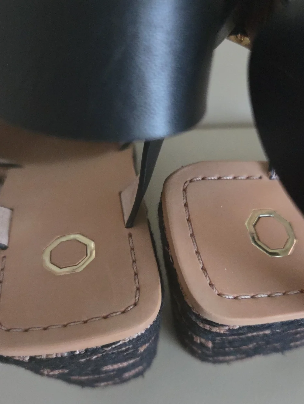 Louise et Cie stylish platform